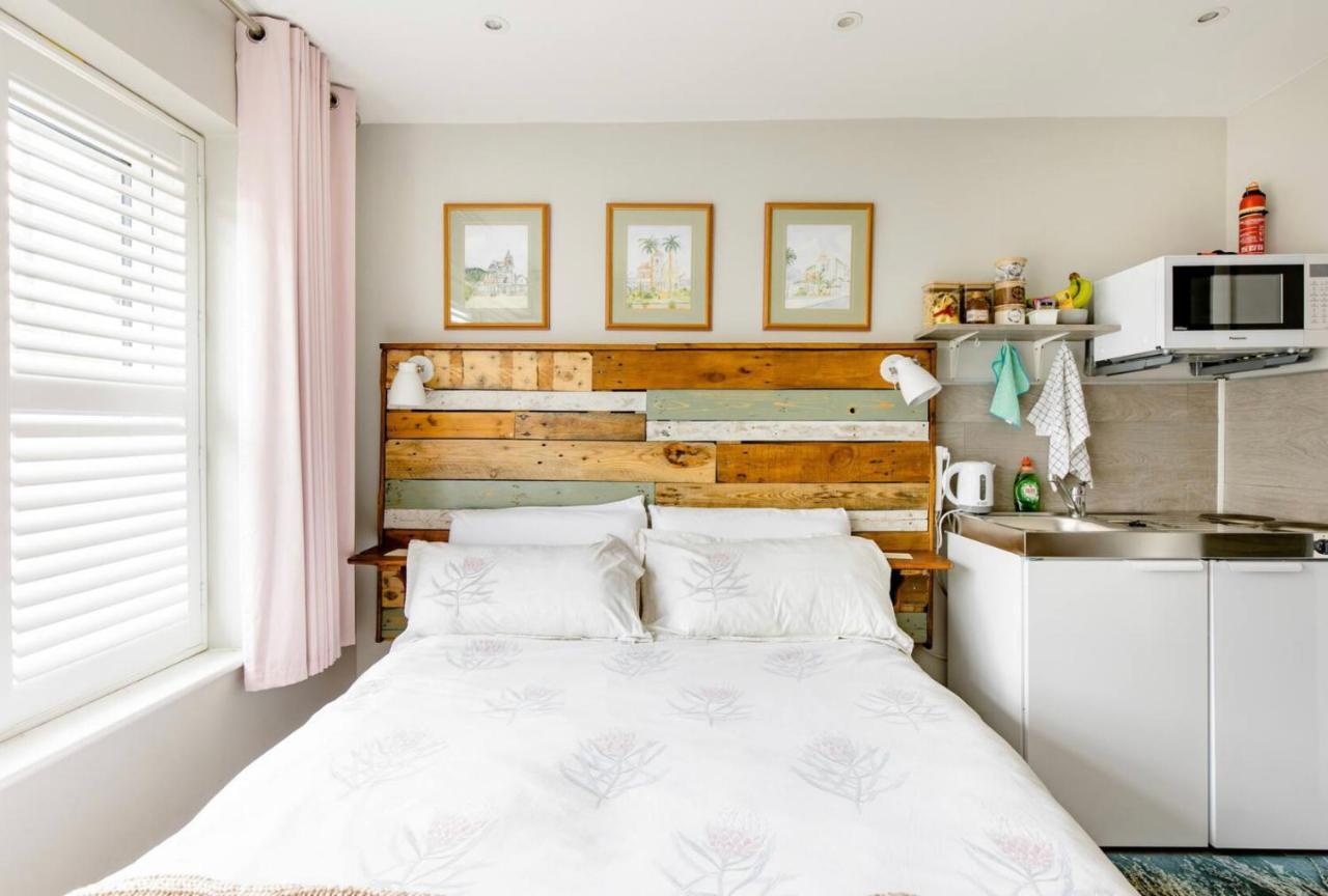Arlington - Private Room And En-Suite Woking Exterior foto